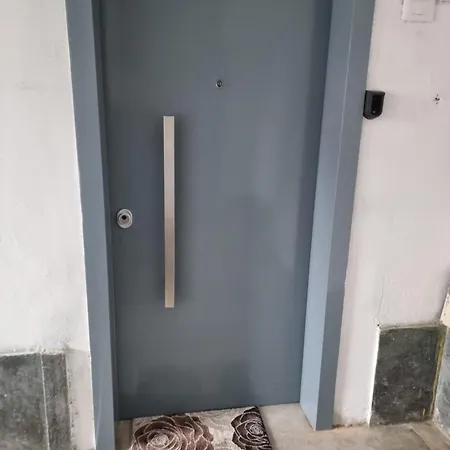 アパート Charming Terrace ティラナ