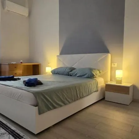 דירה Charming Terrace טיראנה