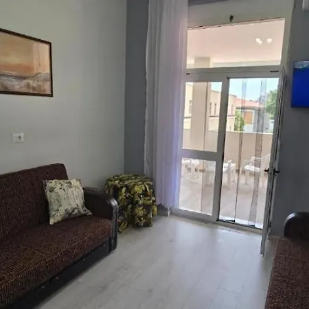 Charming Terrace טיראנה