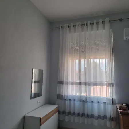 דירה Charming Terrace טיראנה